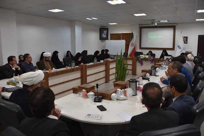 مراسم تجلیل از مقام استاد در دانشگاه حضرت معصومه (س) برگزار شد