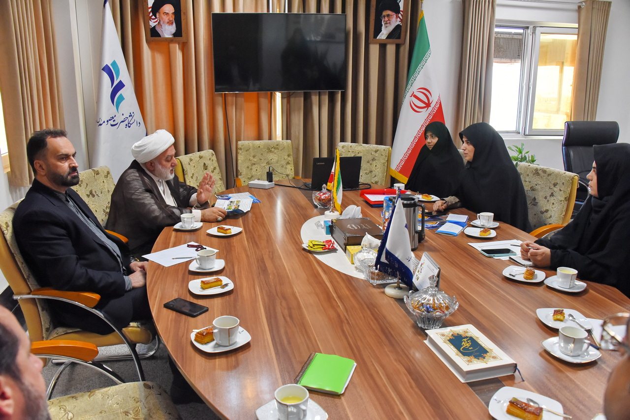 نماینده جامعه المصطفی در آسیای میانه با رئیس دانشگاه دیدار کرد