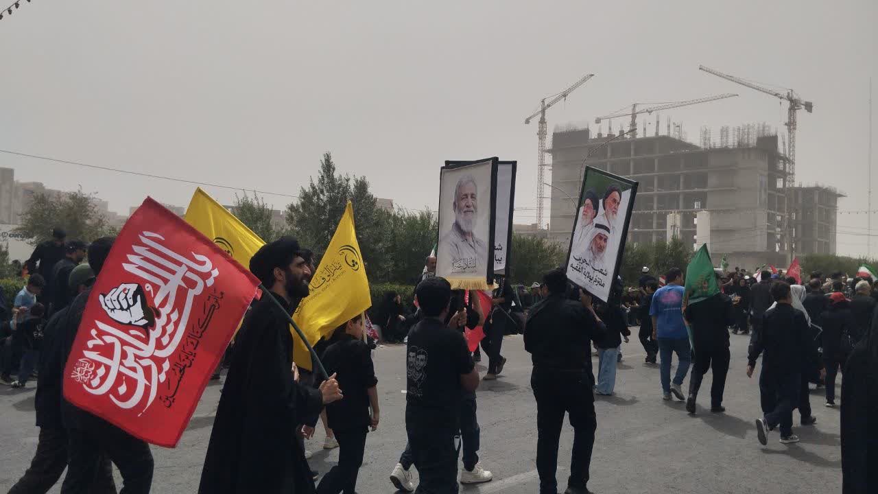 در مسیر بدرقه، گام هایمان روایت وفاداری بود؛ وفاداری به راه امام شهید و عهدی که با رهبر انقلاب برای ادامه این مسیر بسته ایم.